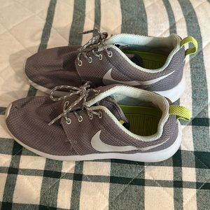 Nike sneakers lightly worn